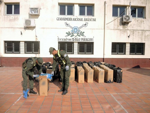 Gendarmer a hall 25.000 atados de cigarrillos en la vegetaci n